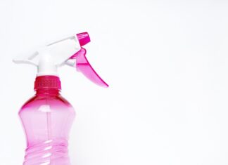 Jaki wpływ na środowisko naturalne mają detergenty?